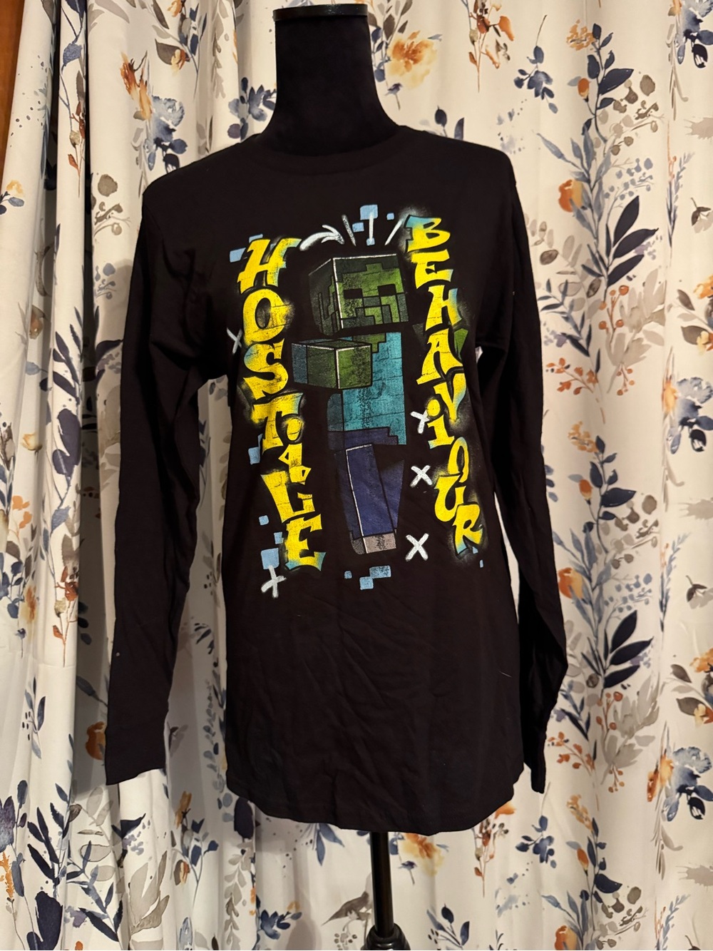 Pacifica Black Long-Sleeve Shirt Hostile Behavior Minecraft Size Small B4